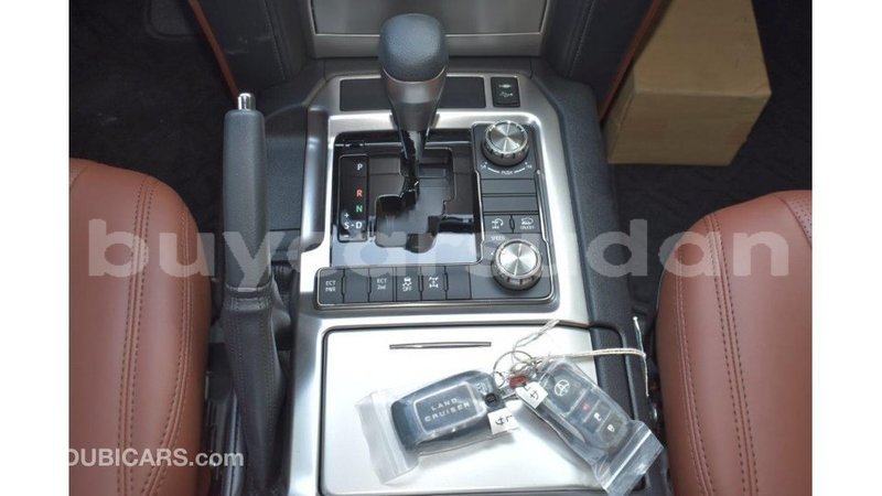 Big with watermark toyota land cruiser al jazirah state import dubai 1857