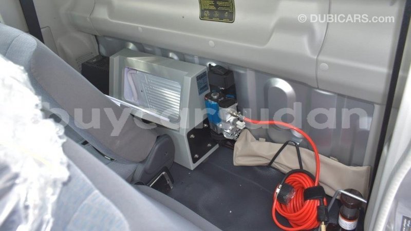 Big with watermark toyota land cruiser al jazirah state import dubai 1860