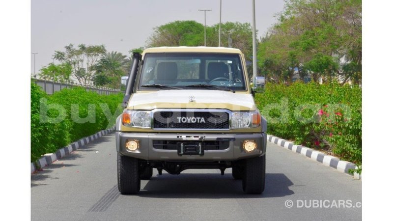 Big with watermark toyota land cruiser al jazirah state import dubai 1861