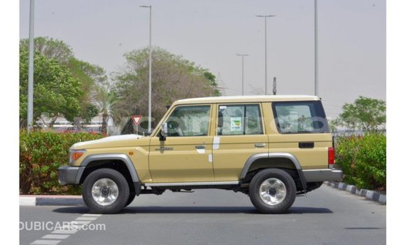 Acheter Import Voiture Toyota Land Cruiser Beige à Import - Dubai, État d'Al Jazirah Acheter Import Voiture Toyota Land Cruiser Beige à Import - Dubai, État d'Al Jazirah