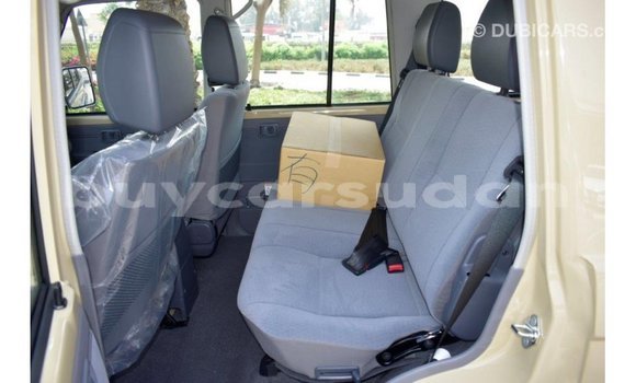 Acheter Import Voiture Toyota Land Cruiser Beige à Import - Dubai, État d'Al Jazirah Acheter Import Voiture Toyota Land Cruiser Beige à Import - Dubai, État d'Al Jazirah