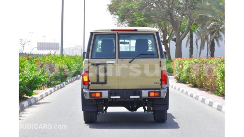 Big with watermark toyota land cruiser al jazirah state import dubai 1861