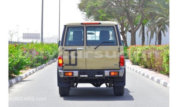Acheter Import Voiture Toyota Land Cruiser Beige à Import - Dubai, État d'Al Jazirah Acheter Import Voiture Toyota Land Cruiser Beige à Import - Dubai, État d'Al Jazirah