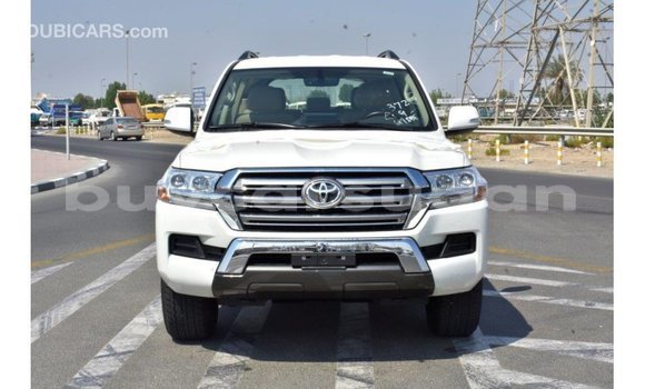 Buy Import Toyota Land Cruiser White Car in Import - Dubai in Al Jazirah State Buy Import Toyota Land Cruiser White Car in Import - Dubai in Al Jazirah State