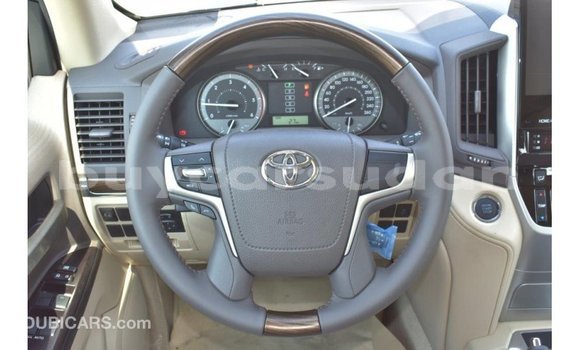 Buy Import Toyota Land Cruiser White Car in Import - Dubai in Al Jazirah State Buy Import Toyota Land Cruiser White Car in Import - Dubai in Al Jazirah State