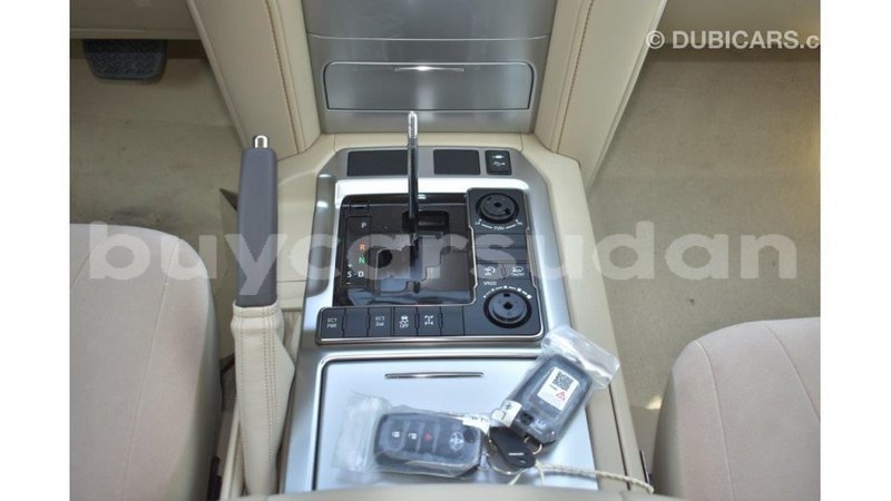 Big with watermark toyota land cruiser al jazirah state import dubai 1862