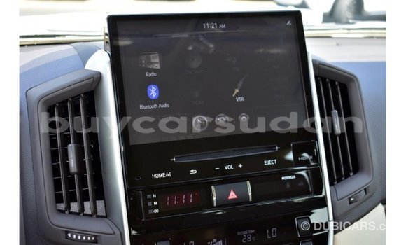 Buy Import Toyota Land Cruiser White Car in Import - Dubai in Al Jazirah State Buy Import Toyota Land Cruiser White Car in Import - Dubai in Al Jazirah State