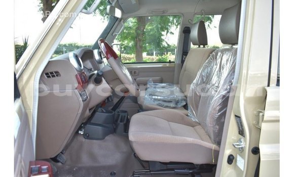 Buy Import Toyota Land Cruiser Beige Car in Import - Dubai in Al Jazirah State Buy Import Toyota Land Cruiser Beige Car in Import - Dubai in Al Jazirah State