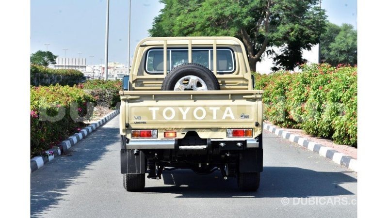 Big with watermark toyota land cruiser al jazirah state import dubai 1867