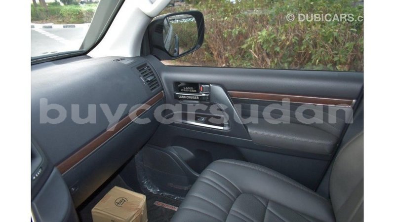 Big with watermark toyota land cruiser al jazirah state import dubai 1874