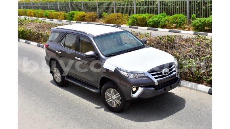 Big with watermark toyota fortuner al jazirah state import dubai 1875