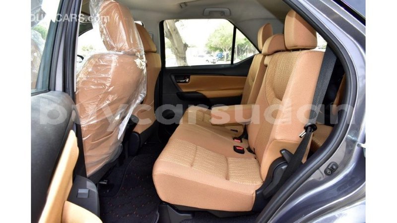 Big with watermark toyota fortuner al jazirah state import dubai 1875