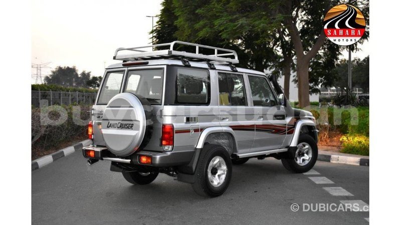 Big with watermark toyota land cruiser al jazirah state import dubai 1876