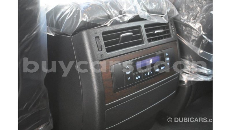 Big with watermark toyota land cruiser al jazirah state import dubai 1877