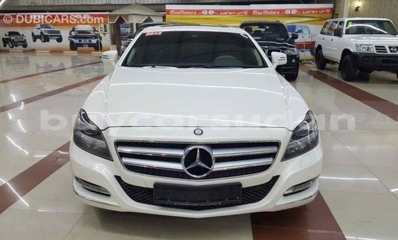 Buy Import Mercedes-Benz 190 (W201) White Car in Import - Dubai in Al Jazirah State Buy Import Mercedes-Benz 190 (W201) White Car in Import - Dubai in Al Jazirah State