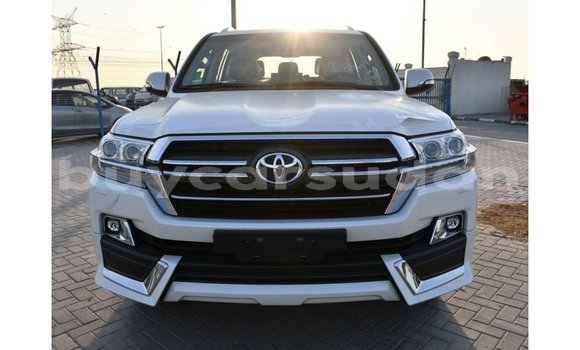 Buy Import Toyota Land Cruiser White Car in Import - Dubai in Al Jazirah State Buy Import Toyota Land Cruiser White Car in Import - Dubai in Al Jazirah State