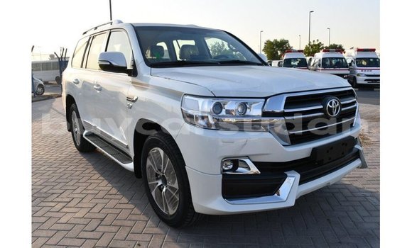 Buy Import Toyota Land Cruiser White Car in Import - Dubai in Al Jazirah State Buy Import Toyota Land Cruiser White Car in Import - Dubai in Al Jazirah State