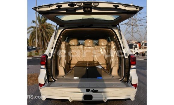 Buy Import Toyota Land Cruiser White Car in Import - Dubai in Al Jazirah State Buy Import Toyota Land Cruiser White Car in Import - Dubai in Al Jazirah State