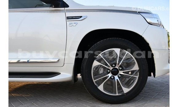 Buy Import Toyota Land Cruiser White Car in Import - Dubai in Al Jazirah State Buy Import Toyota Land Cruiser White Car in Import - Dubai in Al Jazirah State