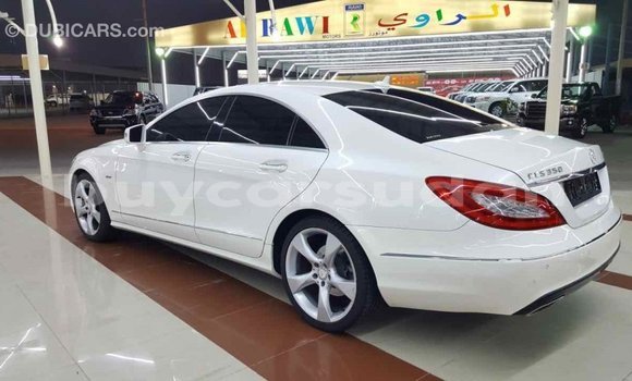 Buy Import Mercedes-Benz 190 (W201) White Car in Import - Dubai in Al Jazirah State Buy Import Mercedes-Benz 190 (W201) White Car in Import - Dubai in Al Jazirah State