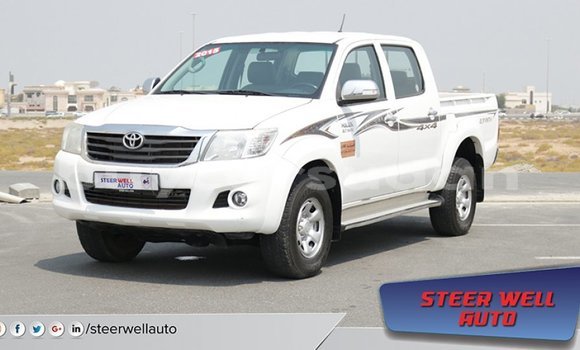 Acheter Import Voiture Toyota Hilux Blanc à Import - Dubai, État d'Al Jazirah Acheter Import Voiture Toyota Hilux Blanc à Import - Dubai, État d'Al Jazirah