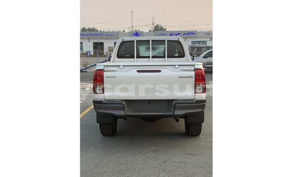 Acheter Import Voiture Toyota Hilux Blanc à Import - Dubai, État d'Al Jazirah Acheter Import Voiture Toyota Hilux Blanc à Import - Dubai, État d'Al Jazirah