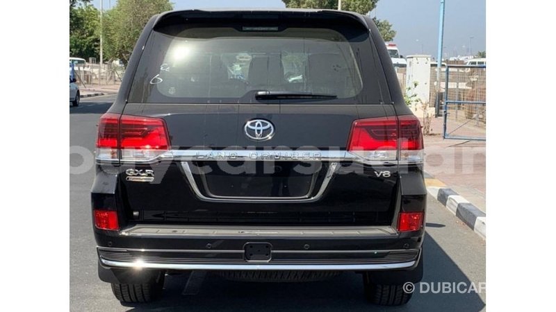 Big with watermark toyota land cruiser al jazirah state import dubai 1904