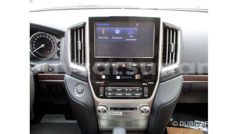 Big with watermark toyota land cruiser al jazirah state import dubai 1905