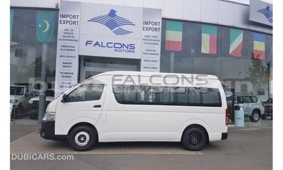 Acheter Import Voiture Toyota Hiace Blanc à Import - Dubai, État d'Al Jazirah Acheter Import Voiture Toyota Hiace Blanc à Import - Dubai, État d'Al Jazirah