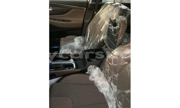 Acheter Import Voiture Hyundai Santa Fe Blanc à Import - Dubai, État d'Al Jazirah Acheter Import Voiture Hyundai Santa Fe Blanc à Import - Dubai, État d'Al Jazirah