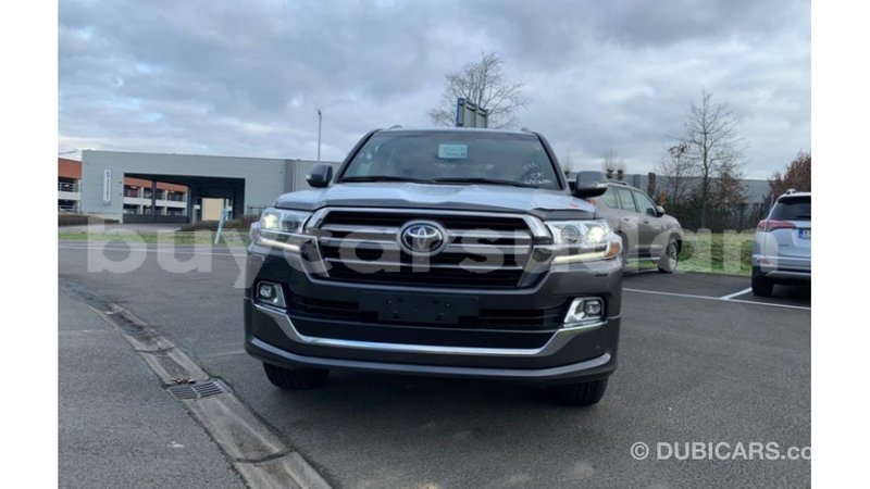 Big with watermark toyota land cruiser al jazirah state import dubai 1909