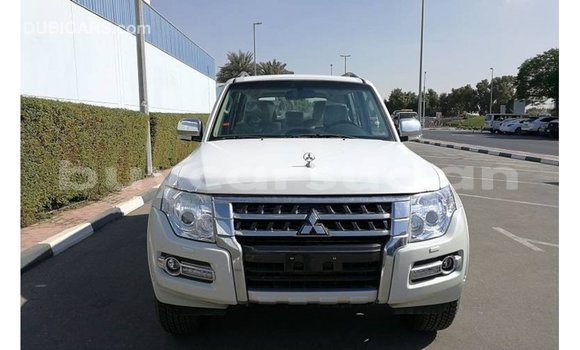 Acheter Import Voiture Mitsubishi Pajero Blanc à Import - Dubai, État d'Al Jazirah Acheter Import Voiture Mitsubishi Pajero Blanc à Import - Dubai, État d'Al Jazirah