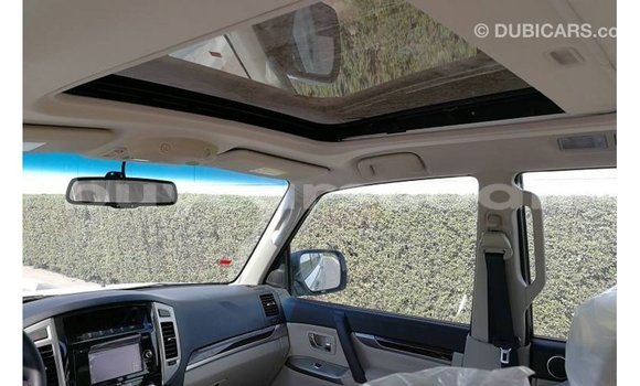 Acheter Import Voiture Mitsubishi Pajero Blanc à Import - Dubai, État d'Al Jazirah Acheter Import Voiture Mitsubishi Pajero Blanc à Import - Dubai, État d'Al Jazirah