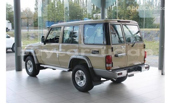 Acheter Import Voiture Toyota Land Cruiser Beige à Import - Dubai, État d'Al Jazirah Acheter Import Voiture Toyota Land Cruiser Beige à Import - Dubai, État d'Al Jazirah