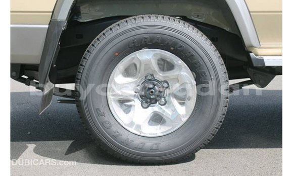 Acheter Import Voiture Toyota Land Cruiser Beige à Import - Dubai, État d'Al Jazirah Acheter Import Voiture Toyota Land Cruiser Beige à Import - Dubai, État d'Al Jazirah
