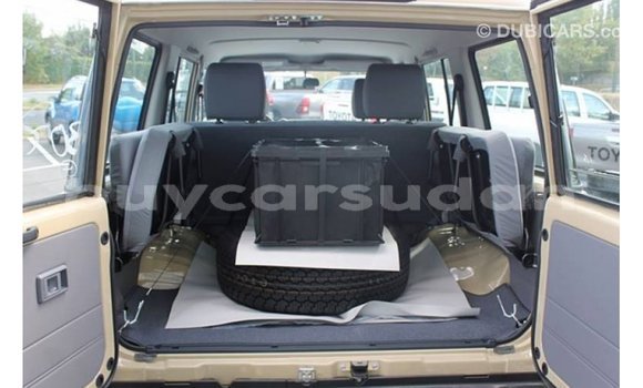 Acheter Import Voiture Toyota Land Cruiser Beige à Import - Dubai, État d'Al Jazirah Acheter Import Voiture Toyota Land Cruiser Beige à Import - Dubai, État d'Al Jazirah
