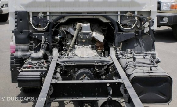 Acheter Import Voiture Mitsubishi Carisma Blanc à Import - Dubai, État d'Al Jazirah Acheter Import Voiture Mitsubishi Carisma Blanc à Import - Dubai, État d'Al Jazirah