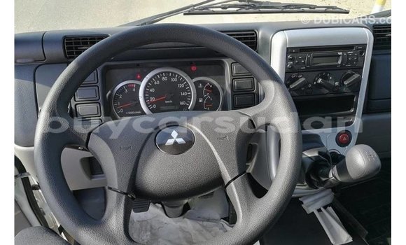 Acheter Import Voiture Mitsubishi Carisma Blanc à Import - Dubai, État d'Al Jazirah Acheter Import Voiture Mitsubishi Carisma Blanc à Import - Dubai, État d'Al Jazirah