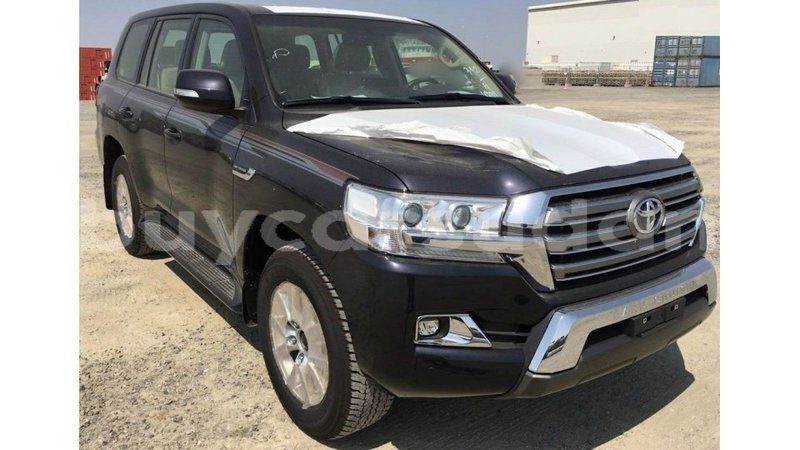 Big with watermark toyota land cruiser al jazirah state import dubai 1927