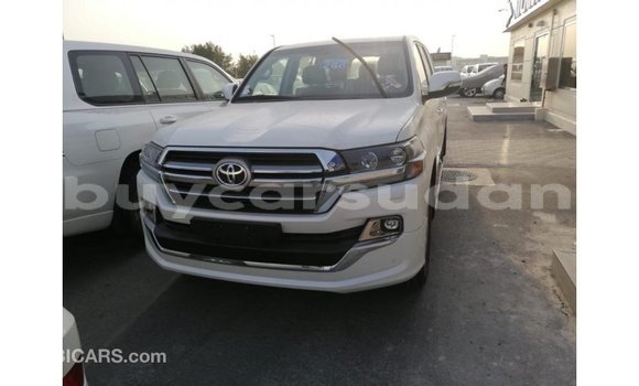Buy Import Toyota Land Cruiser White Car in Import - Dubai in Al Jazirah State Buy Import Toyota Land Cruiser White Car in Import - Dubai in Al Jazirah State