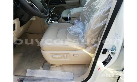 Buy Import Toyota Land Cruiser White Car in Import - Dubai in Al Jazirah State Buy Import Toyota Land Cruiser White Car in Import - Dubai in Al Jazirah State