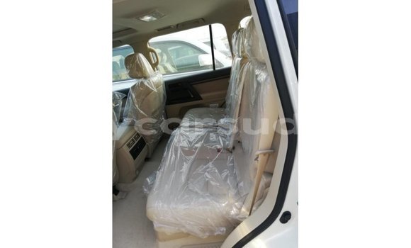 Buy Import Toyota Land Cruiser White Car in Import - Dubai in Al Jazirah State Buy Import Toyota Land Cruiser White Car in Import - Dubai in Al Jazirah State