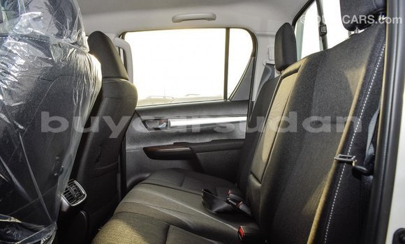 Buy Import Toyota Hilux White Car in Import - Dubai in Al Jazirah State Buy Import Toyota Hilux White Car in Import - Dubai in Al Jazirah State