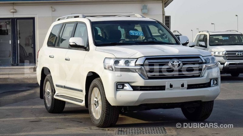 Big with watermark toyota land cruiser al jazirah state import dubai 1933