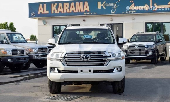 Buy Import Toyota Land Cruiser White Car in Import - Dubai in Al Jazirah State Buy Import Toyota Land Cruiser White Car in Import - Dubai in Al Jazirah State