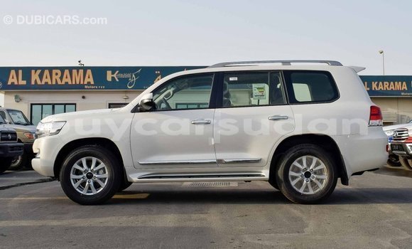 Buy Import Toyota Land Cruiser White Car in Import - Dubai in Al Jazirah State Buy Import Toyota Land Cruiser White Car in Import - Dubai in Al Jazirah State