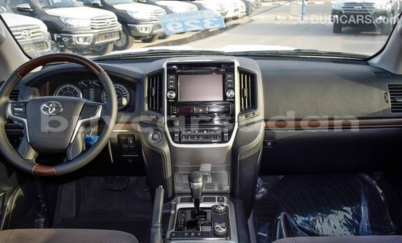 Buy Import Toyota Land Cruiser White Car in Import - Dubai in Al Jazirah State Buy Import Toyota Land Cruiser White Car in Import - Dubai in Al Jazirah State