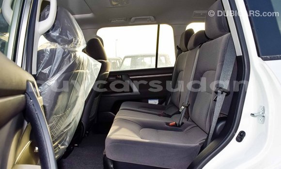 Buy Import Toyota Land Cruiser White Car in Import - Dubai in Al Jazirah State Buy Import Toyota Land Cruiser White Car in Import - Dubai in Al Jazirah State