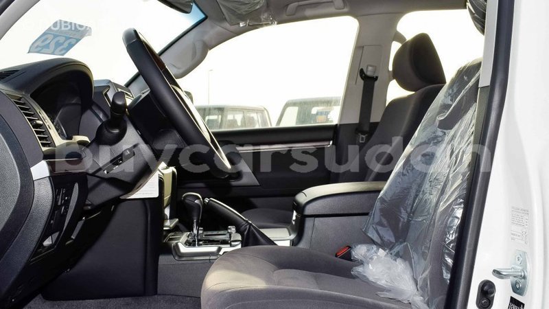 Big with watermark toyota land cruiser al jazirah state import dubai 1933