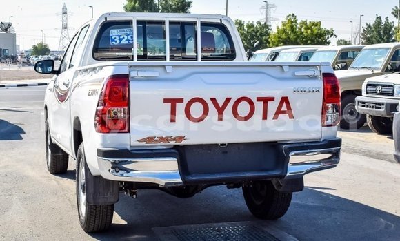 Buy Import Toyota Hilux White Car in Import - Dubai in Al Jazirah State Buy Import Toyota Hilux White Car in Import - Dubai in Al Jazirah State